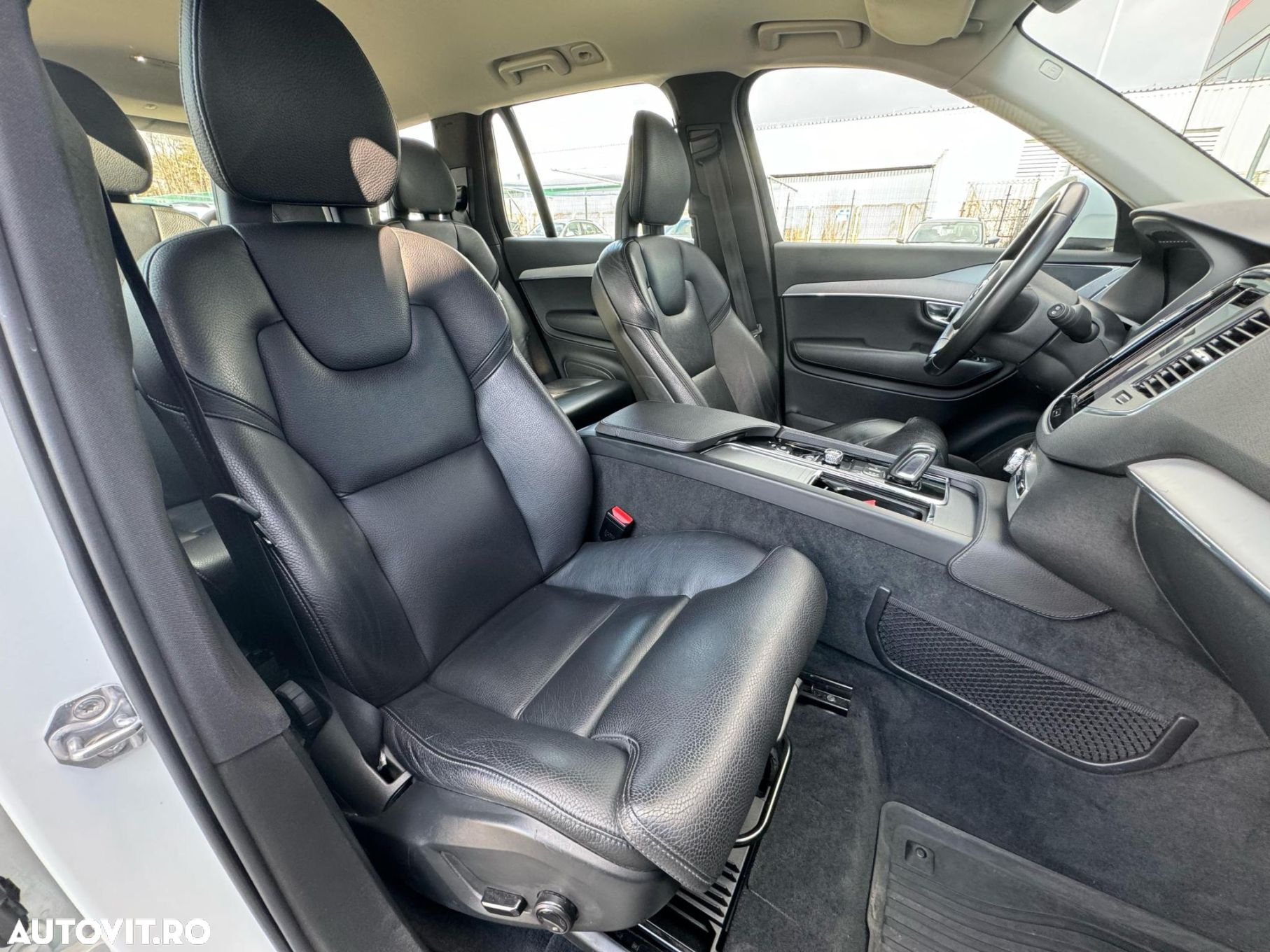 Volvo XC 90 B5 D AWD Geartronic Momentum Pro - 14