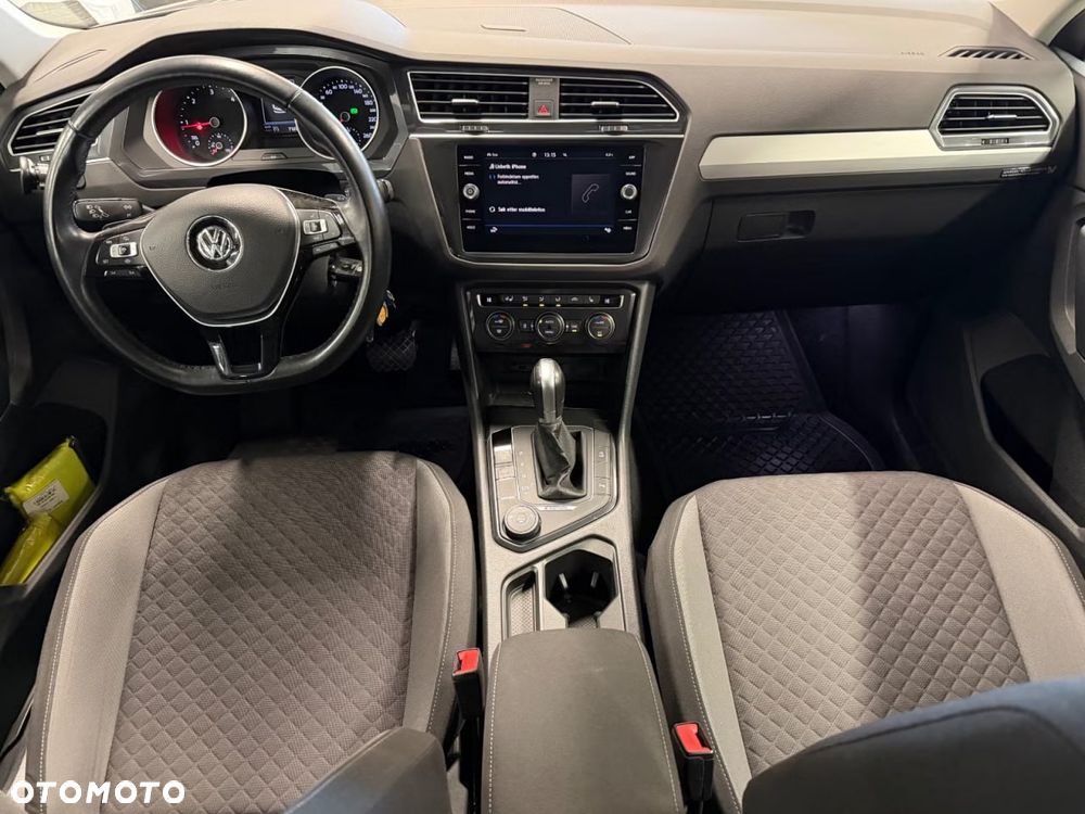 Volkswagen Tiguan - 8