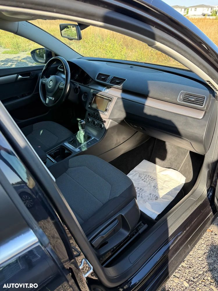 Volkswagen Passat 2.0 TDI BlueMotion Tehnology Comfortline - 9