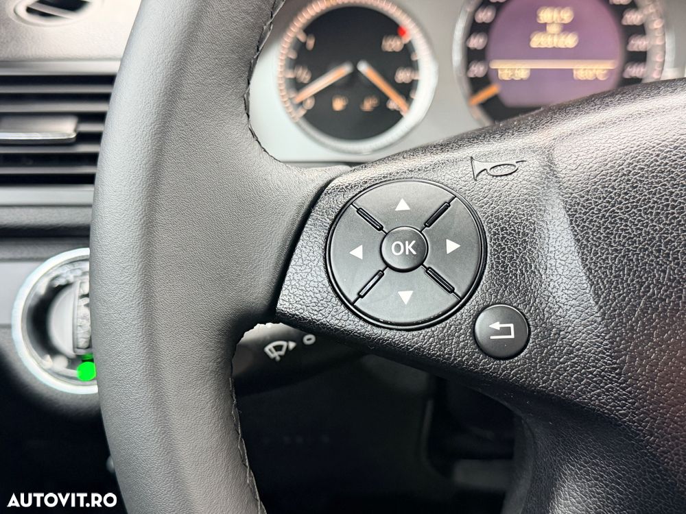 Mercedes-Benz C 220 CDI DPF (BlueEFFICIENCY) Avantgarde - 25