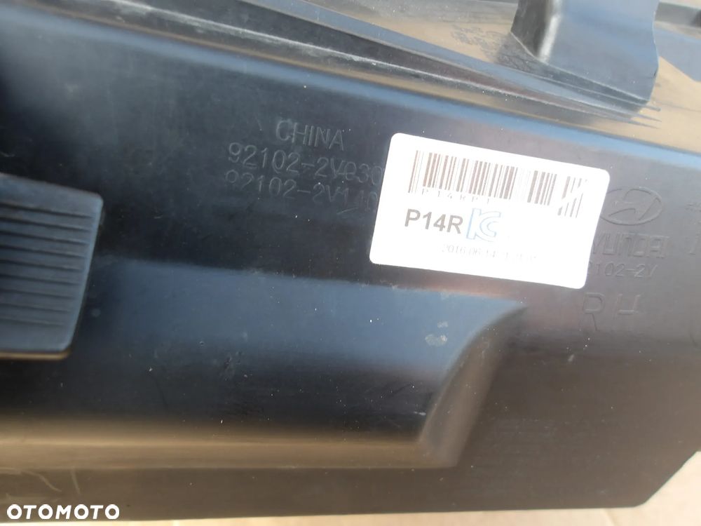 LAMPA PRAWY PRZOD SOCZEWKA LED HYUNDAI VELOSTER 92102-2V160 - 10