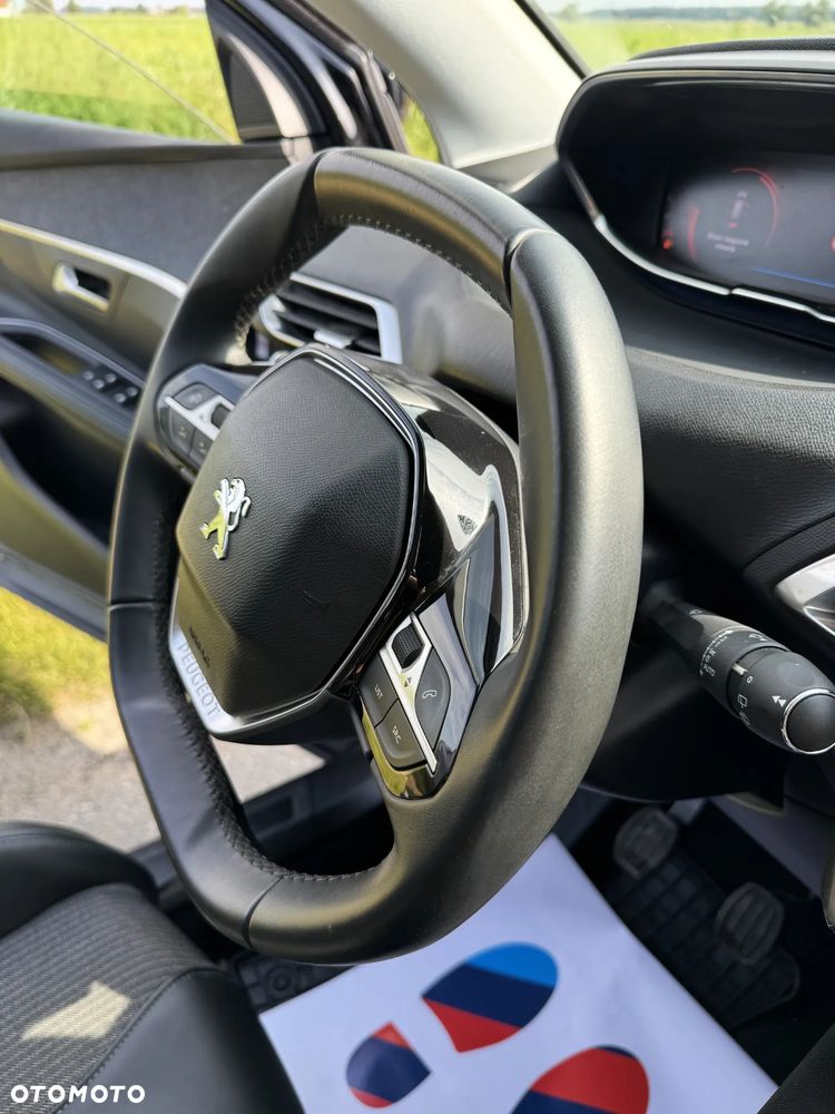 Peugeot 3008 1.2 PureTech Allure S&S - 22