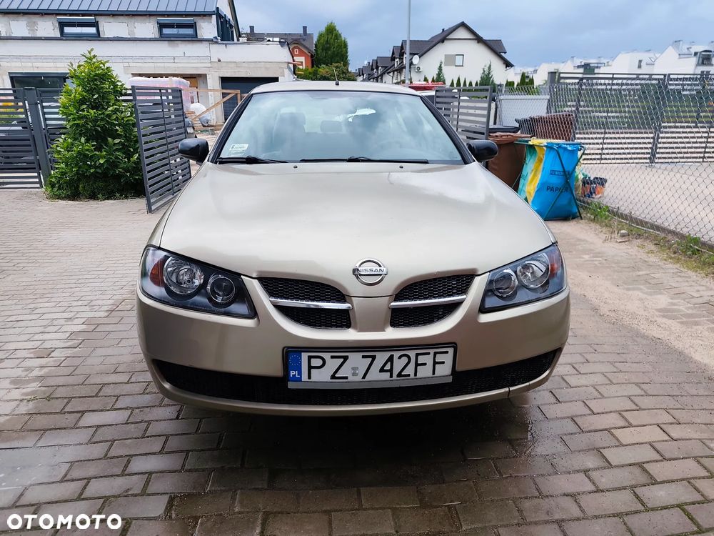 Nissan Almera - 1