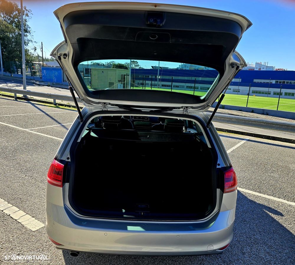 VW Golf Variant 1.6 TDi Highline DSG - 18