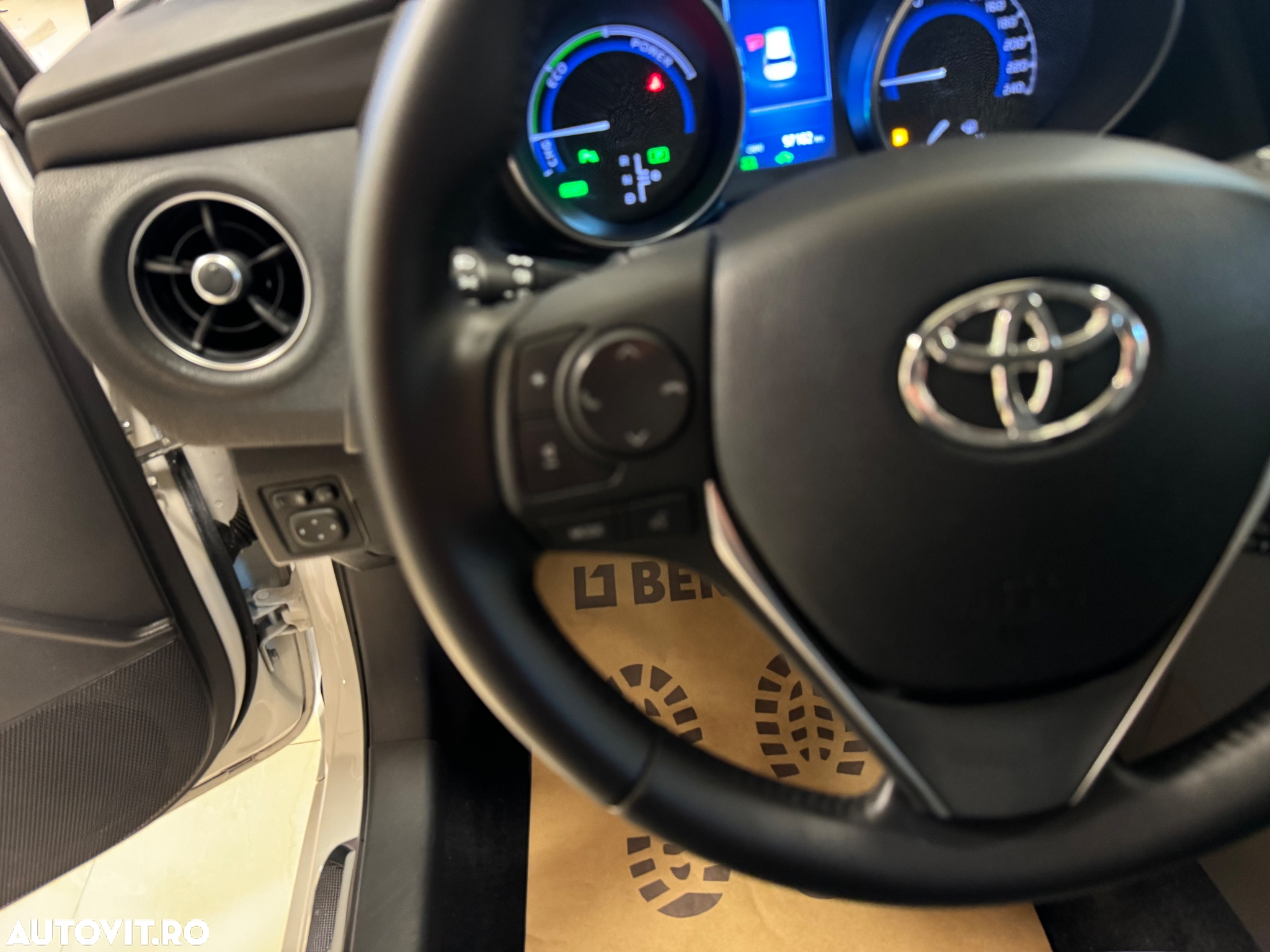 Toyota Auris 1.8 L VVT-i Hybrid Luna - 9