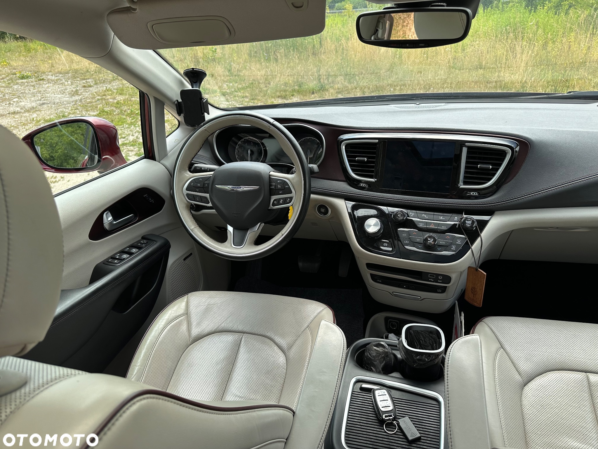 Chrysler Pacifica - 16