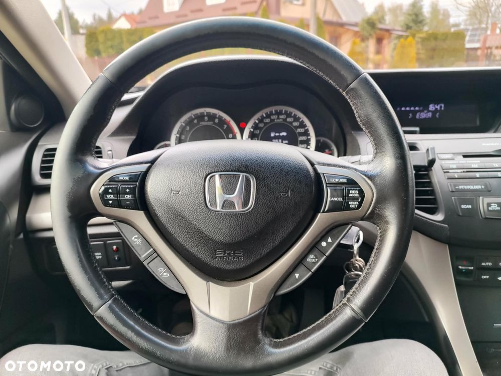 Honda Accord 2.0 Executive - 19