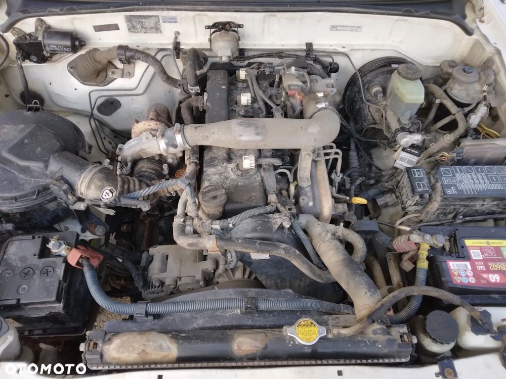 Toyota Hilux 2.5 D-4D DLX - 15