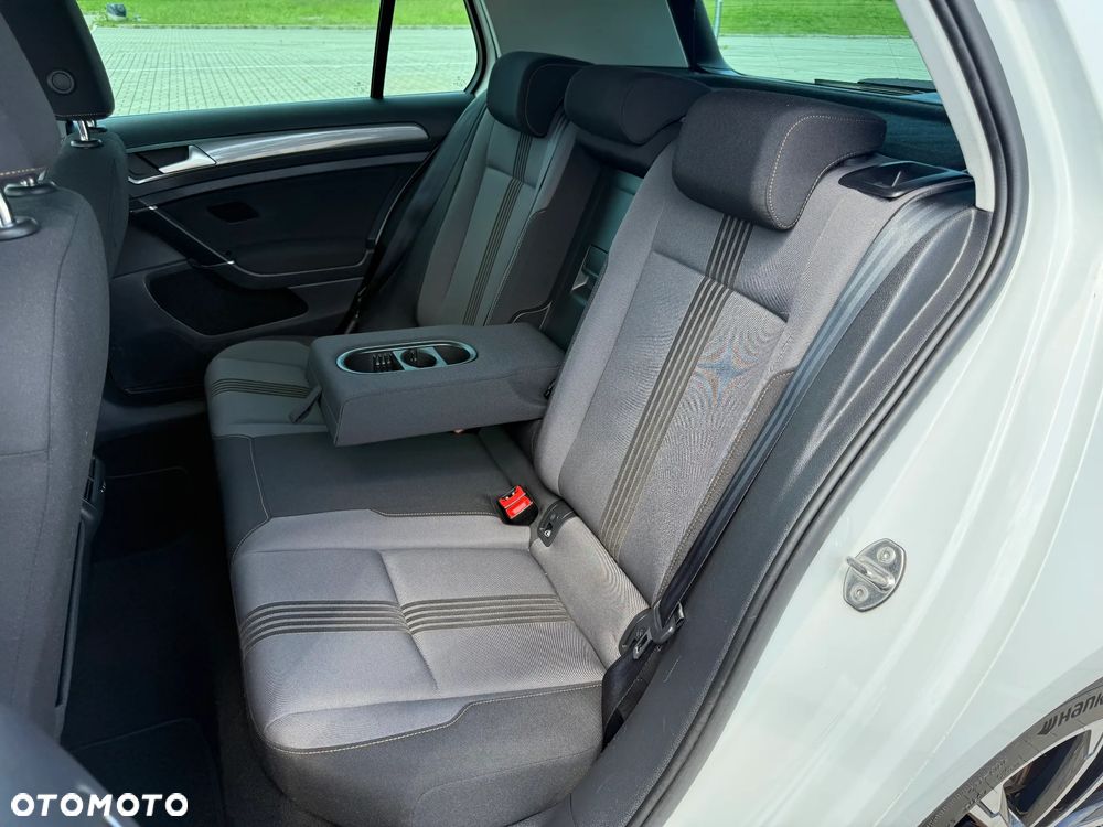 Volkswagen Golf 2.0 TDI BlueMotion Technology DSG Allstar - 11