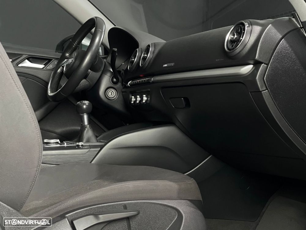 Audi A3 Sportback 1.6 TDI - 4