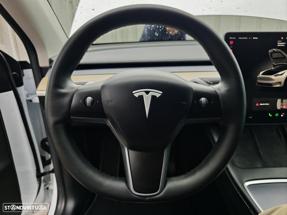Tesla Model Y Long Range Dual Motor AWD - 12