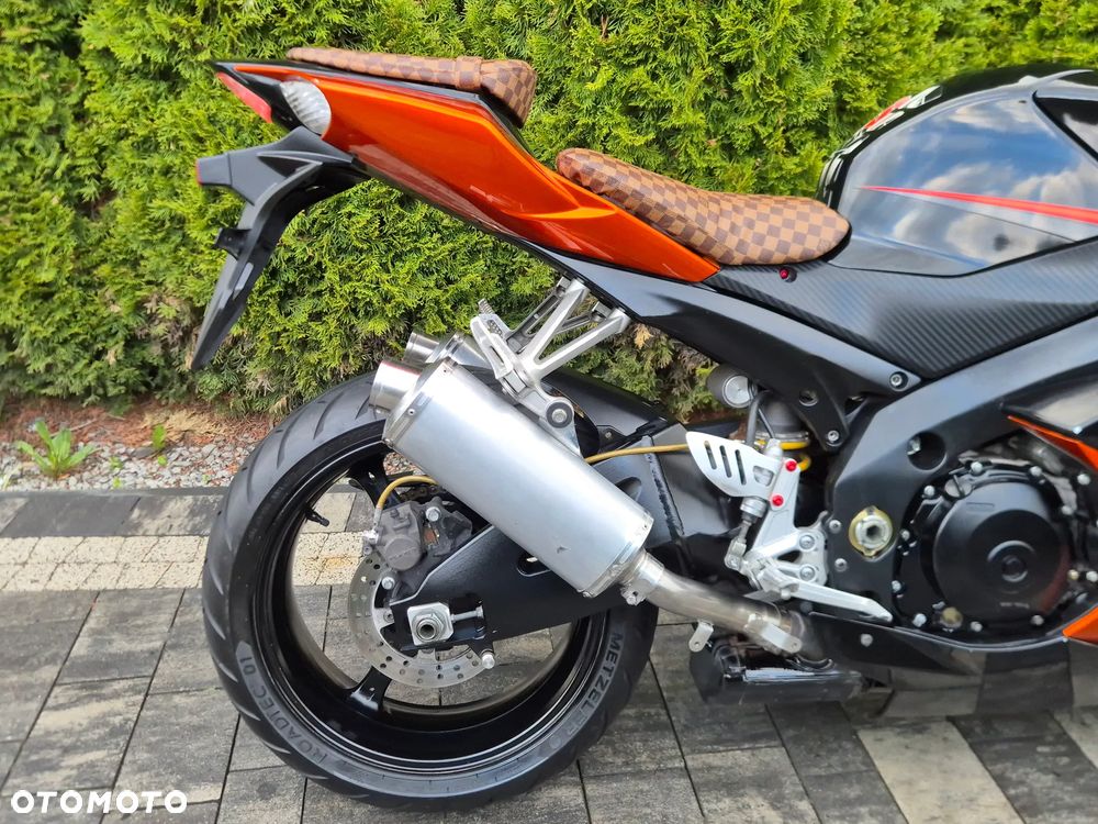 Suzuki GSX-R - 15
