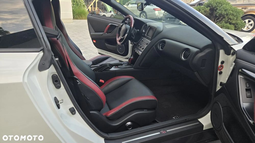 Nissan GT-R Black Edition - 13