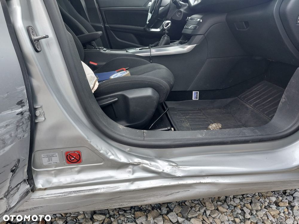Peugeot 308 2.0 Blue HDi Allure S&S - 15