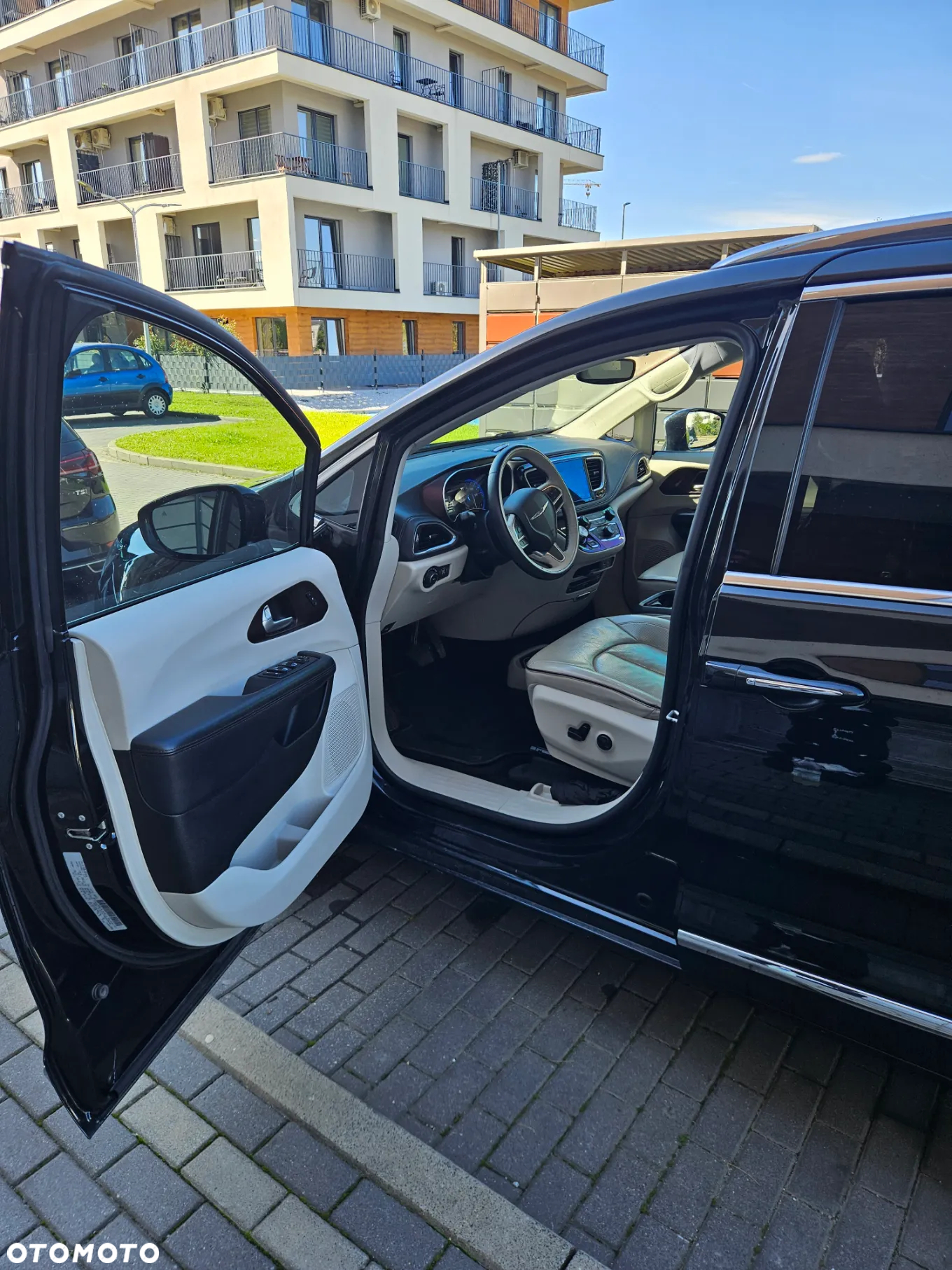 Chrysler Pacifica - 6