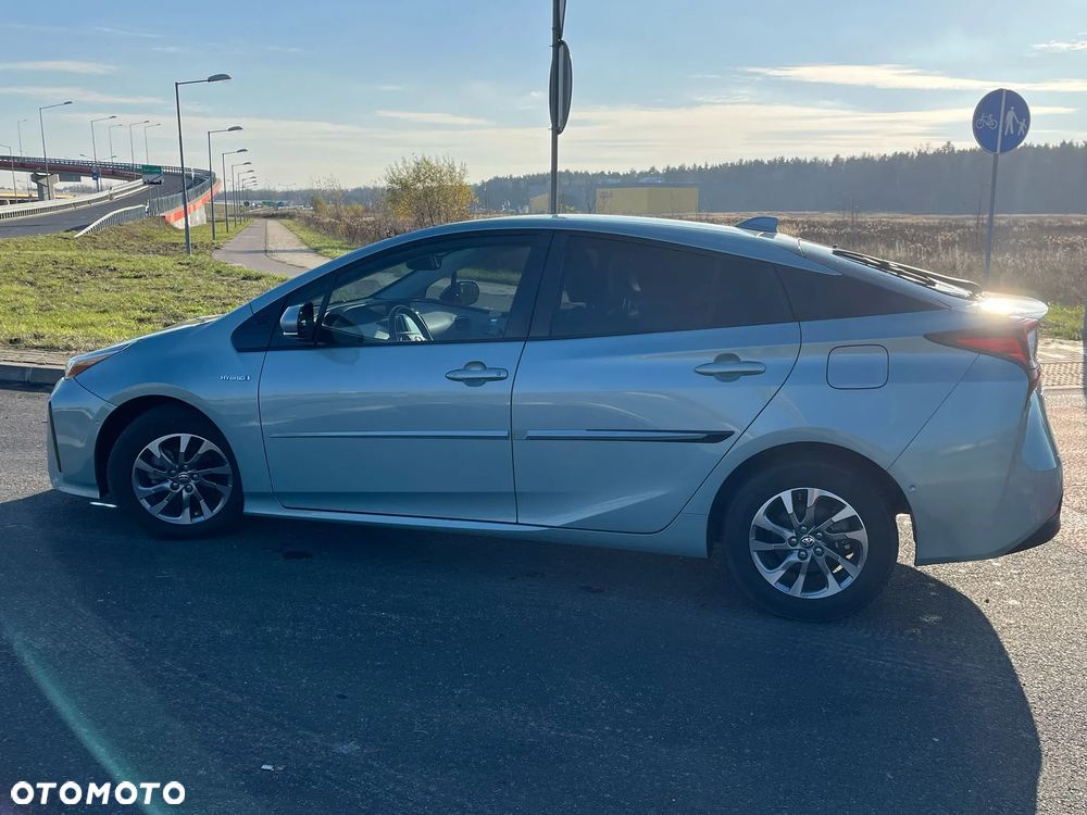 Toyota Prius Hybrid Executive - 11