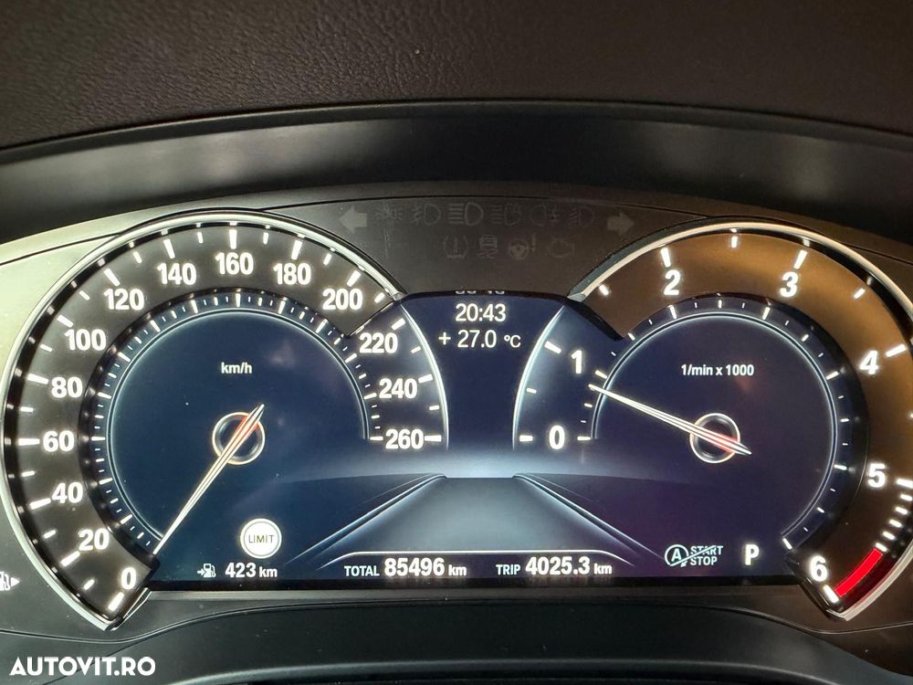 BMW Seria 5 520d Aut. Luxury Line - 2