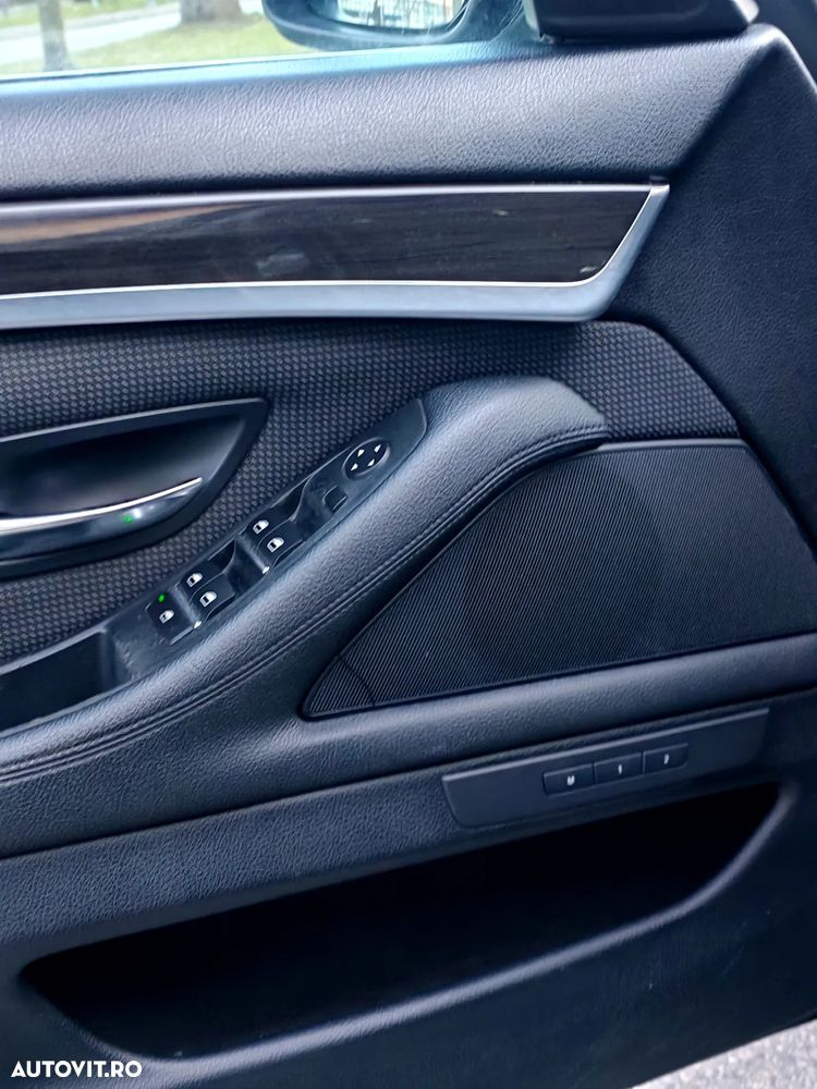 BMW Seria 5 520d Aut. - 23