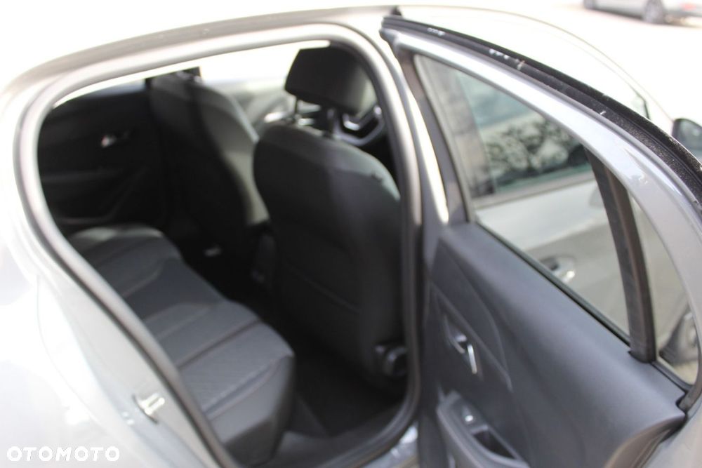 Peugeot 208 - 30