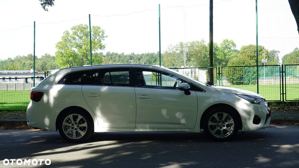 Toyota Avensis 2.0 D-4D Prestige - 36