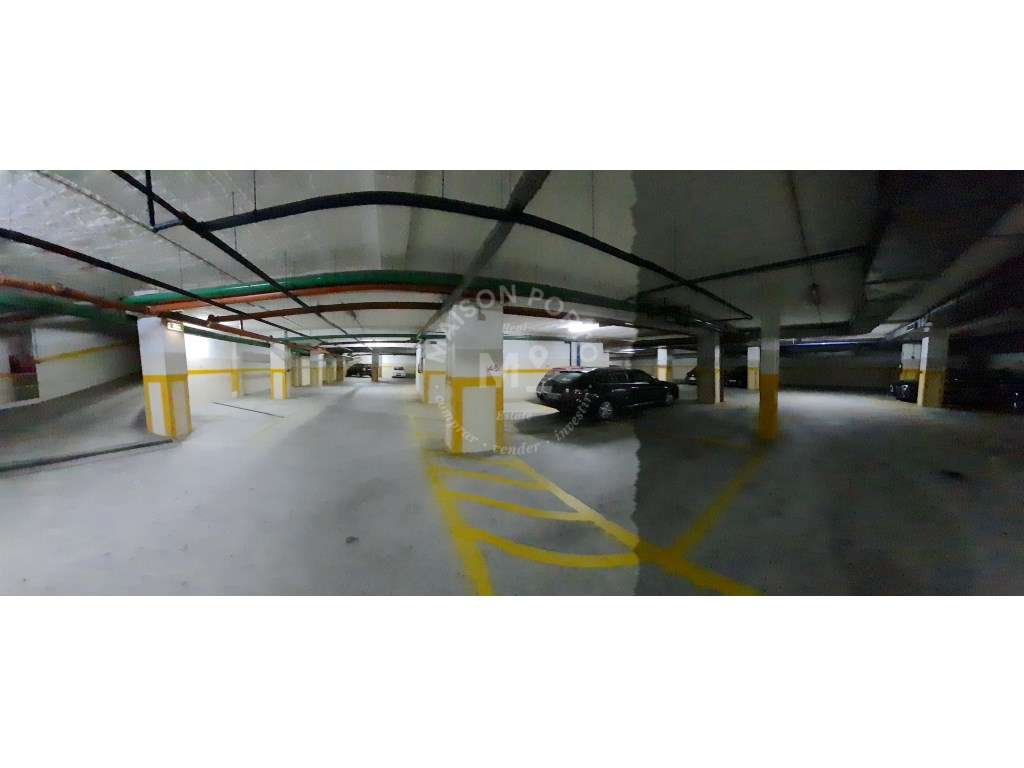 Garagem com 44 Lugares para Investimento e com Rentabilidade Assegu... - Grande imagem: 3/5