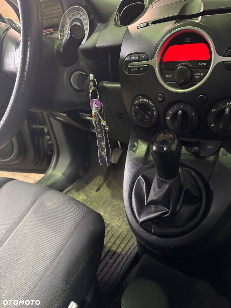 Mazda 2 - 22