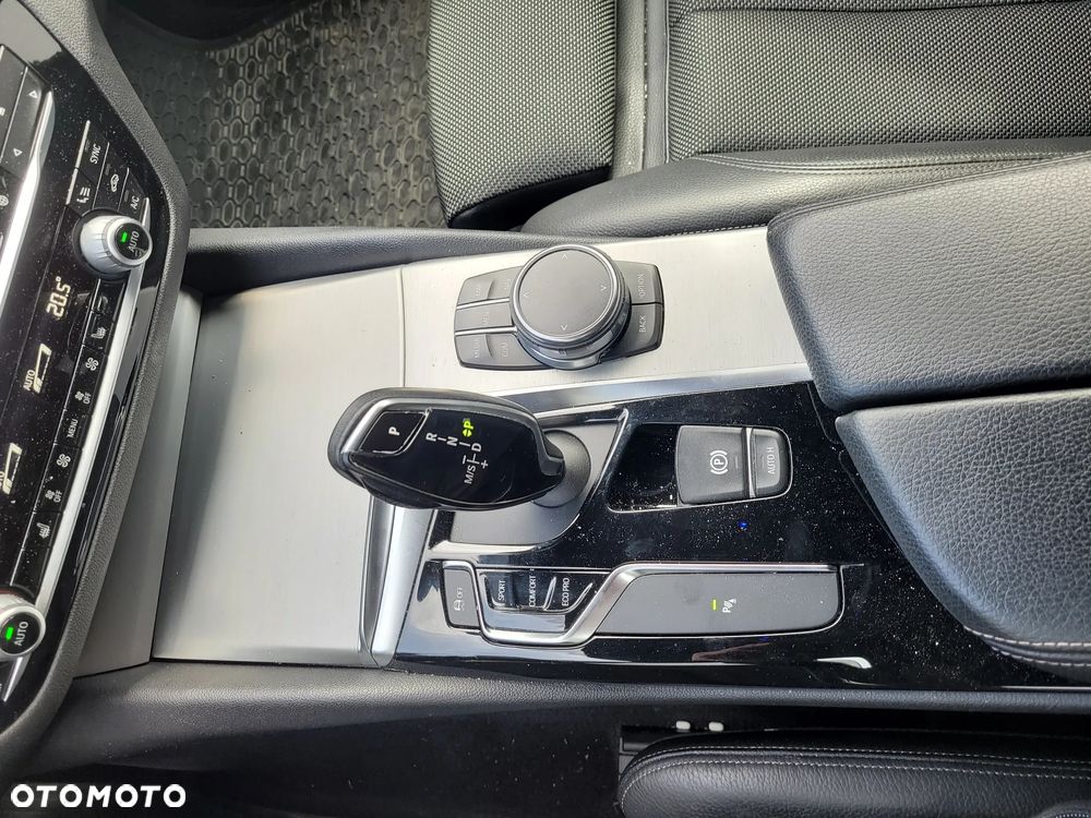 BMW Seria 5 520d xDrive Sport Line - 8