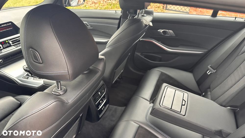 BMW Seria 3 M340i xDrive sport - 9