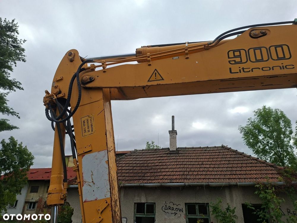 Liebherr A 900 B 4X4 - 24