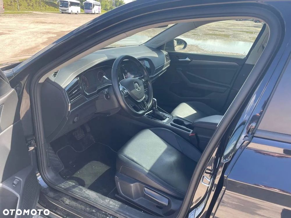 Volkswagen Jetta - 15