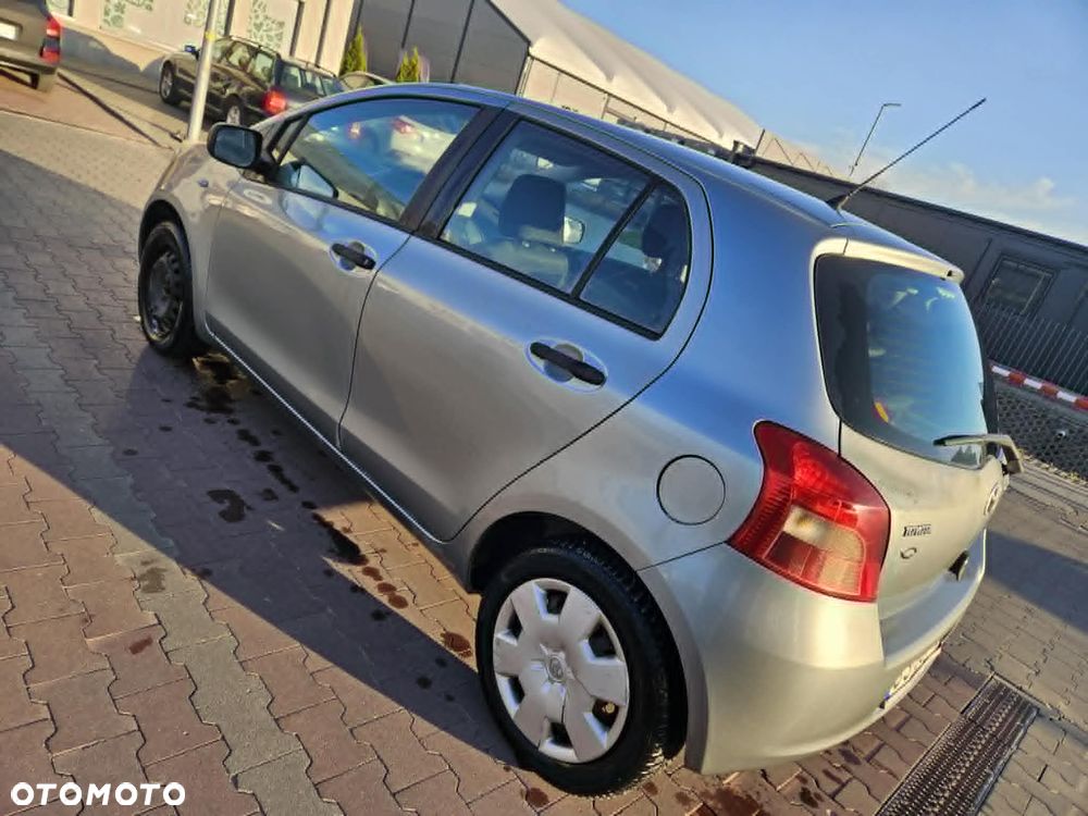 Toyota Yaris 1.0 Luna A/C - 2