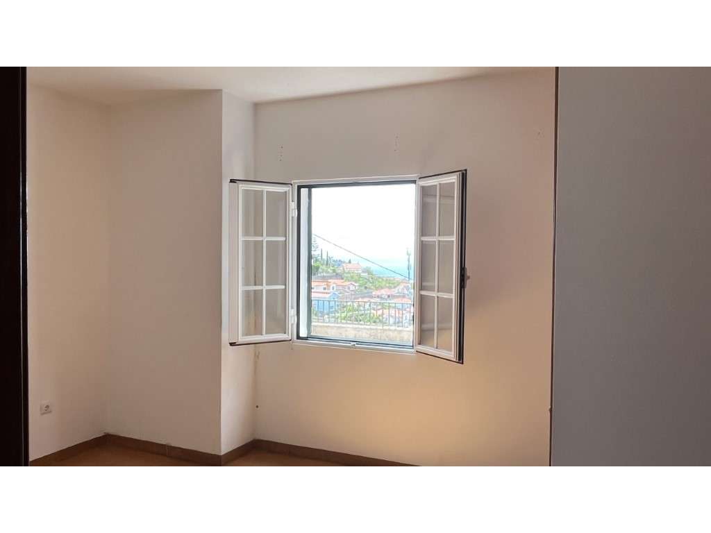Moradia T2 com terreno de 432 m² no Funchal - Grande imagem: 5/11