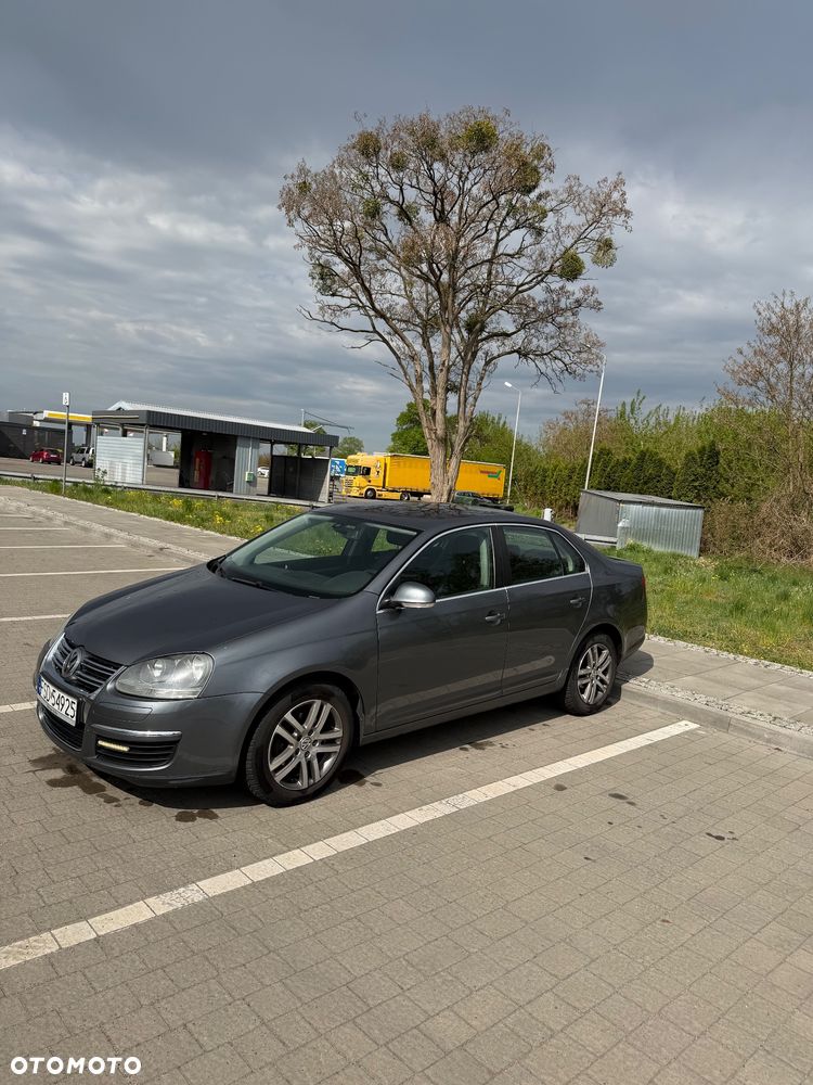 Volkswagen Jetta 1.9 TDI DPF Comfortline - 1