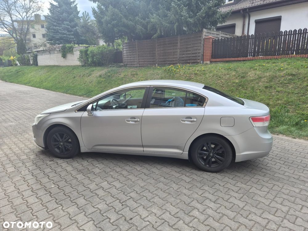 Toyota Avensis 1.8 Sol - 15