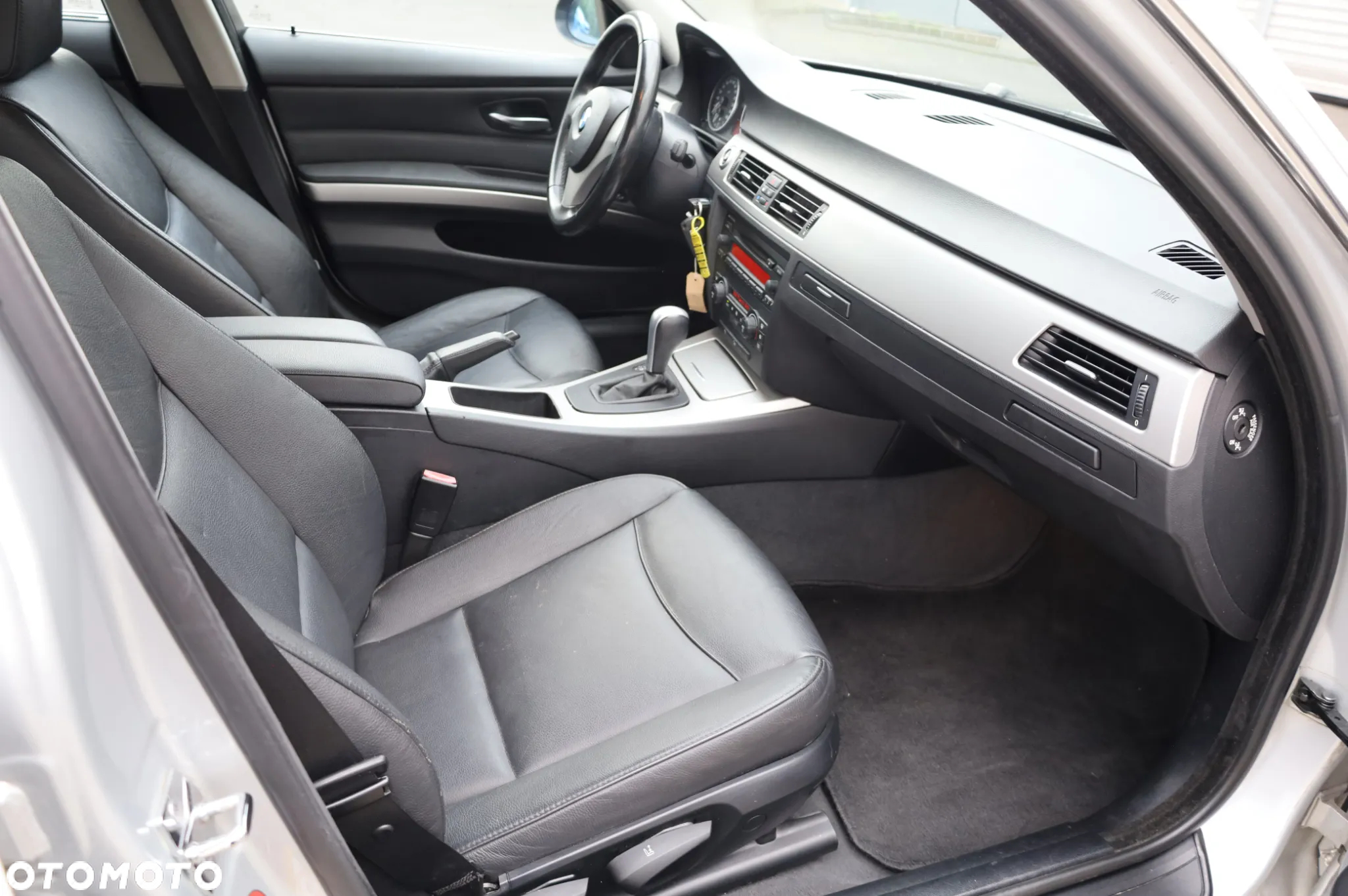 BMW Seria 3 325xi Touring - 6