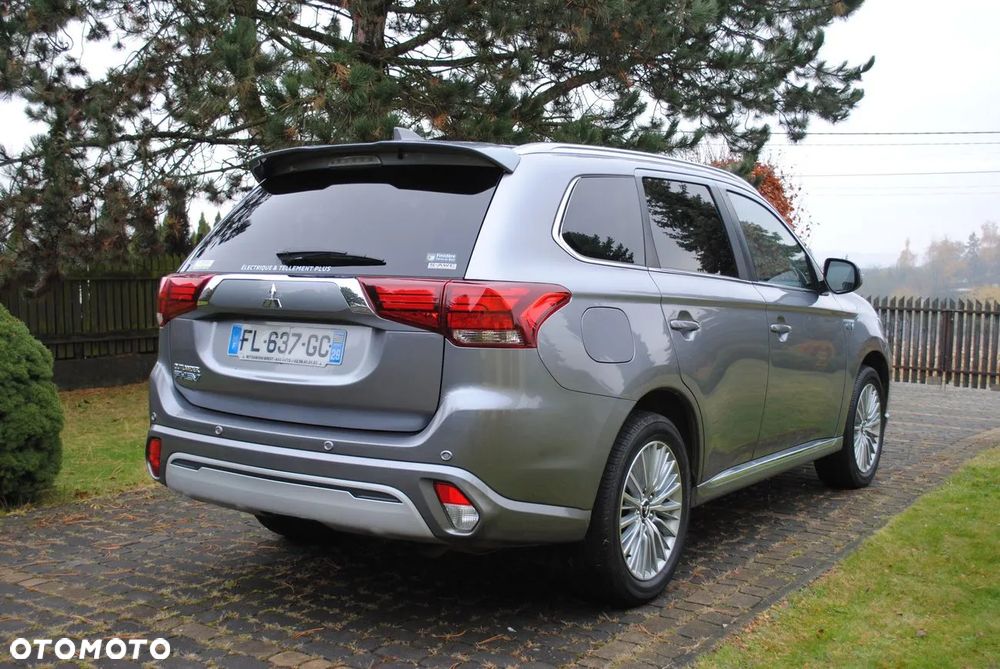 Mitsubishi Outlander - 8
