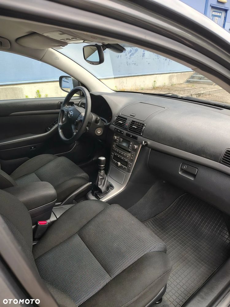 Toyota Avensis 2.2 D-4D X Premium - 21