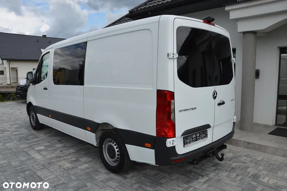 Mercedes-Benz Sprinter - 5