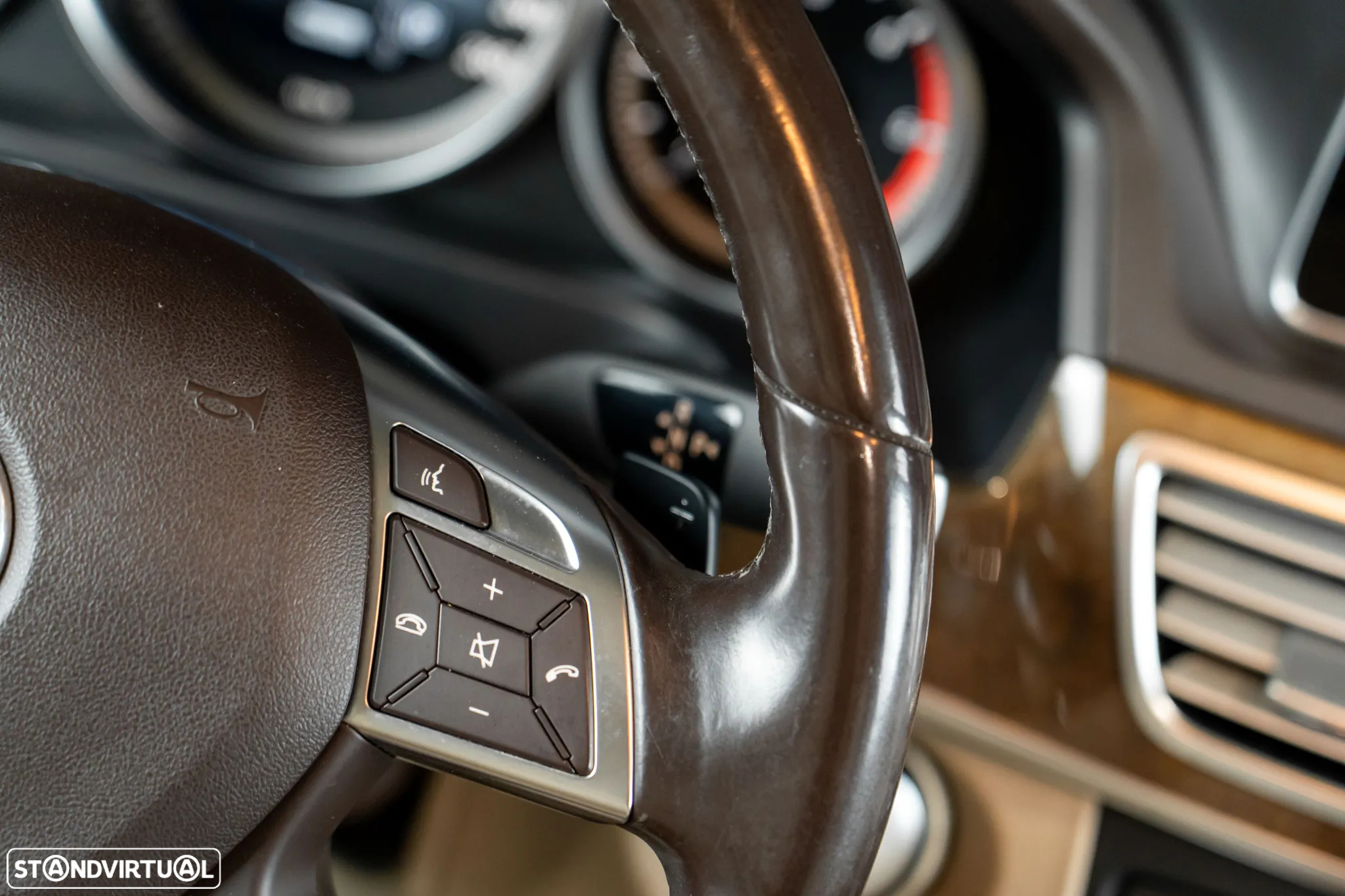 Mercedes-Benz E 300 Bluetec Hybrid Avantgarde - 11