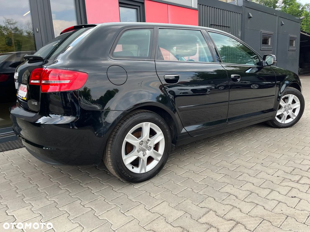 Audi A3 Sportback 1.2 TFSI Attraction - 8