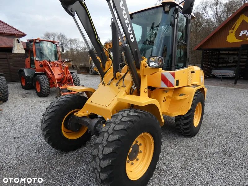 Volvo L30G Z Niemiec / 5.774mtg / kilka sztuk / - 30