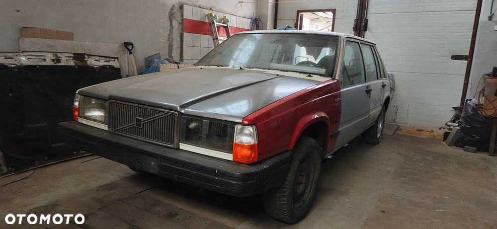 Volvo Seria 700