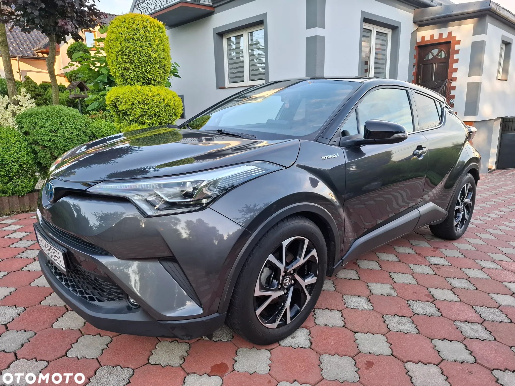Toyota C-HR 1.8 Hybrid Neon Lime powered by JBL - 1