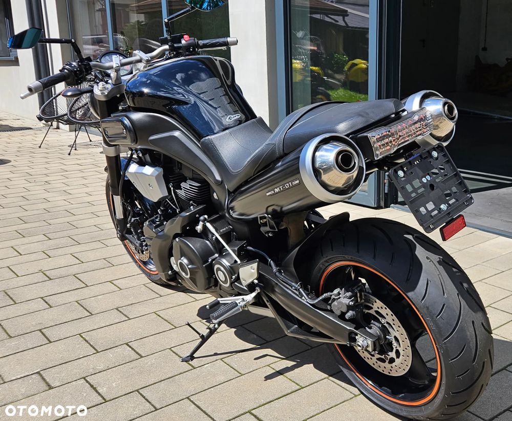 Yamaha MT - 8