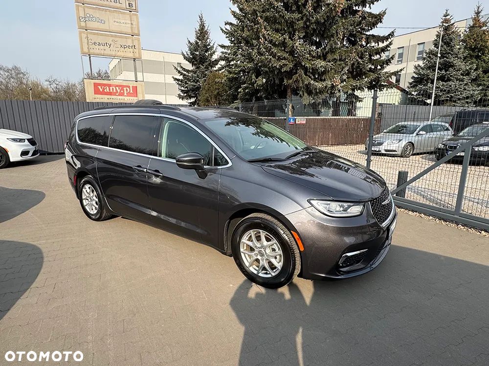 Chrysler Pacifica - 5