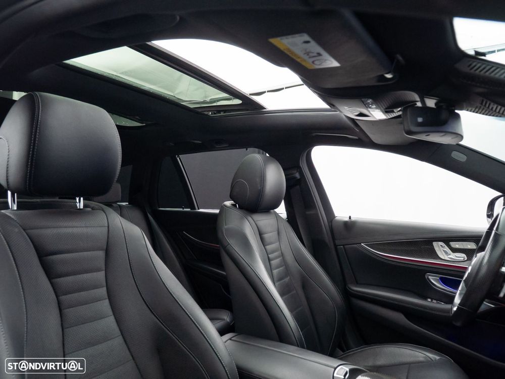 Mercedes-Benz E 300 de AMG Line - 45