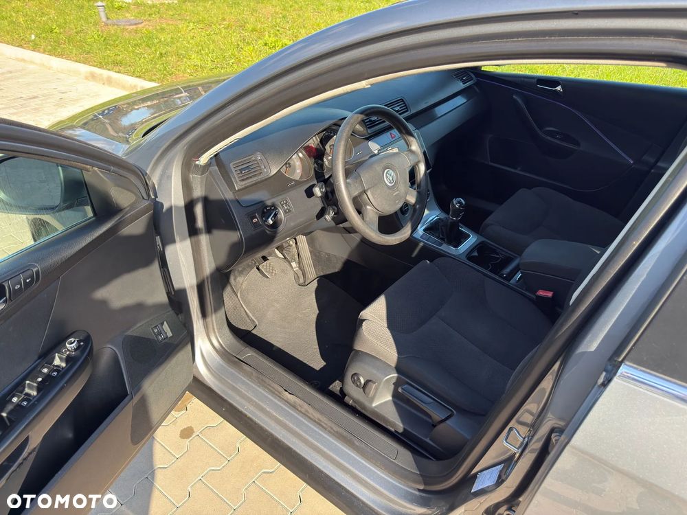 Volkswagen Passat 2.0 FSI Comfortline - 10