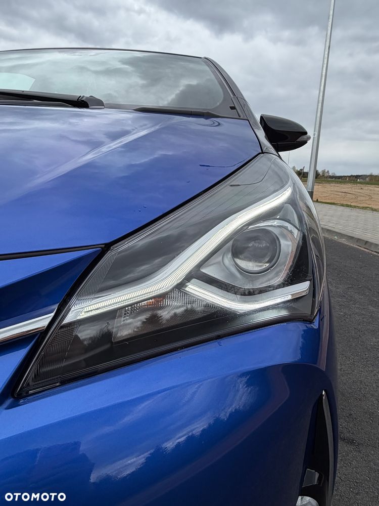 Toyota Yaris Hybrid 100 Selection - 4