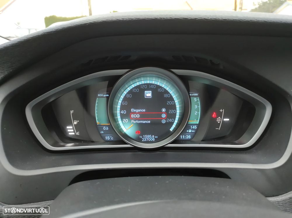 Volvo V40 Cross Country 1.6 D2 Momentum - 22