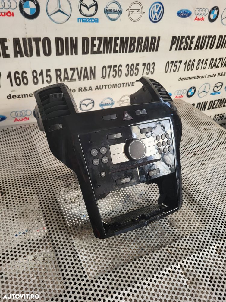 Radio CD Mp3 Cu Consola Centrala Opel Zafira B Facelift Original Dezmembrez Opel Zafira B 1.7 Cdti Euro 5 Motor A17DTR Cutie M32 Facelift - 2